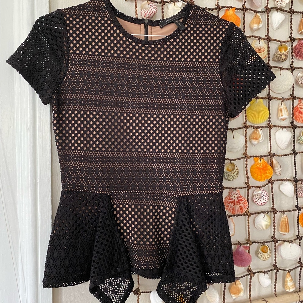 BCBGMAXAZRIA PEPLUM TOP